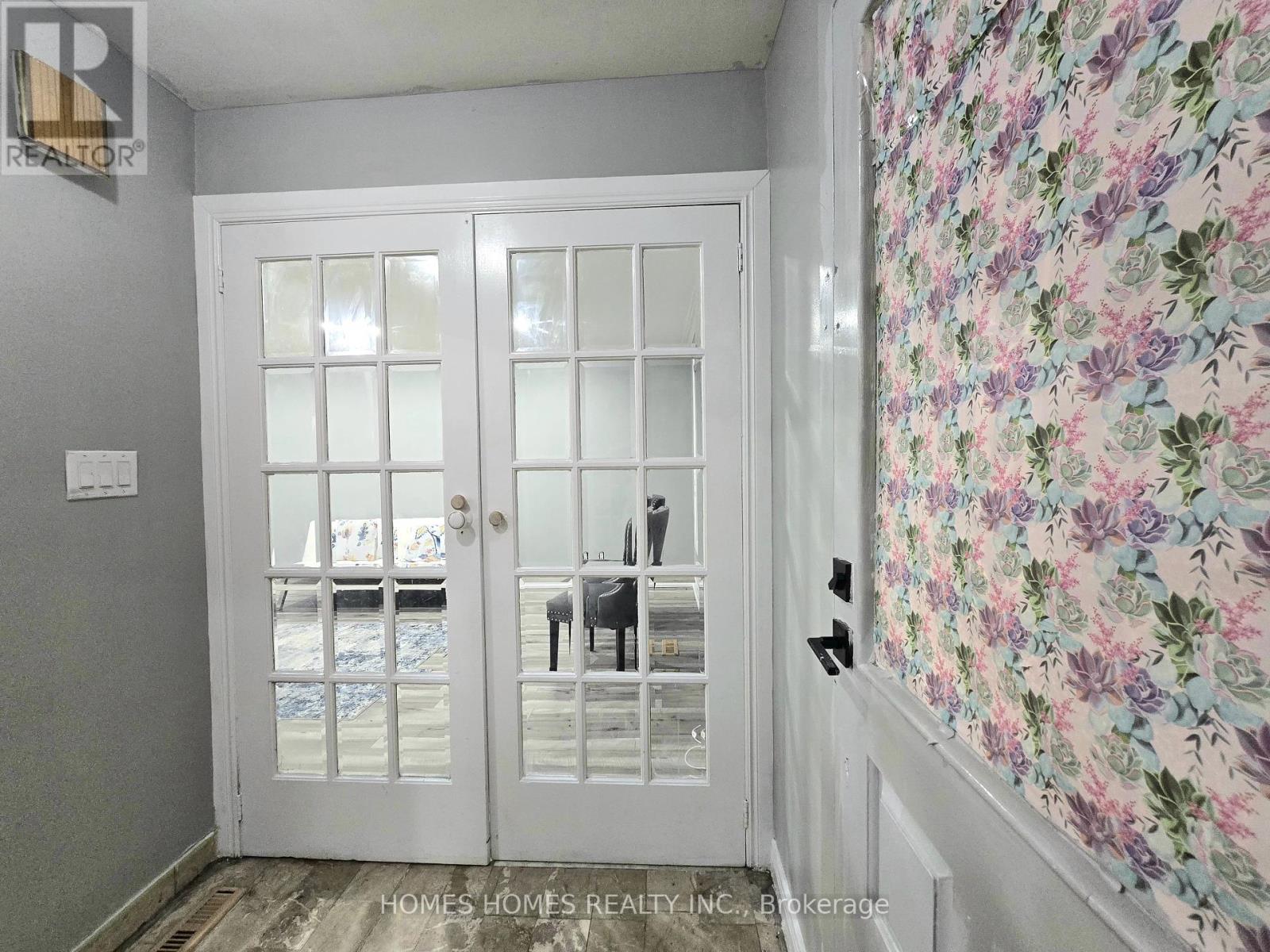 65 Elnathan Crescent, Toronto, Ontario  M9L 2G2 - Photo 4 - W12443620