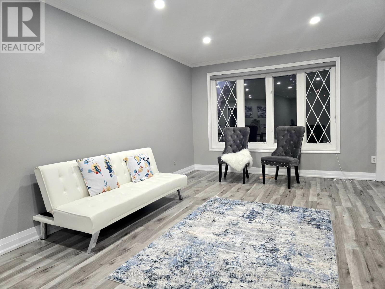 65 Elnathan Crescent, Toronto, Ontario  M9L 2G2 - Photo 7 - W12443620
