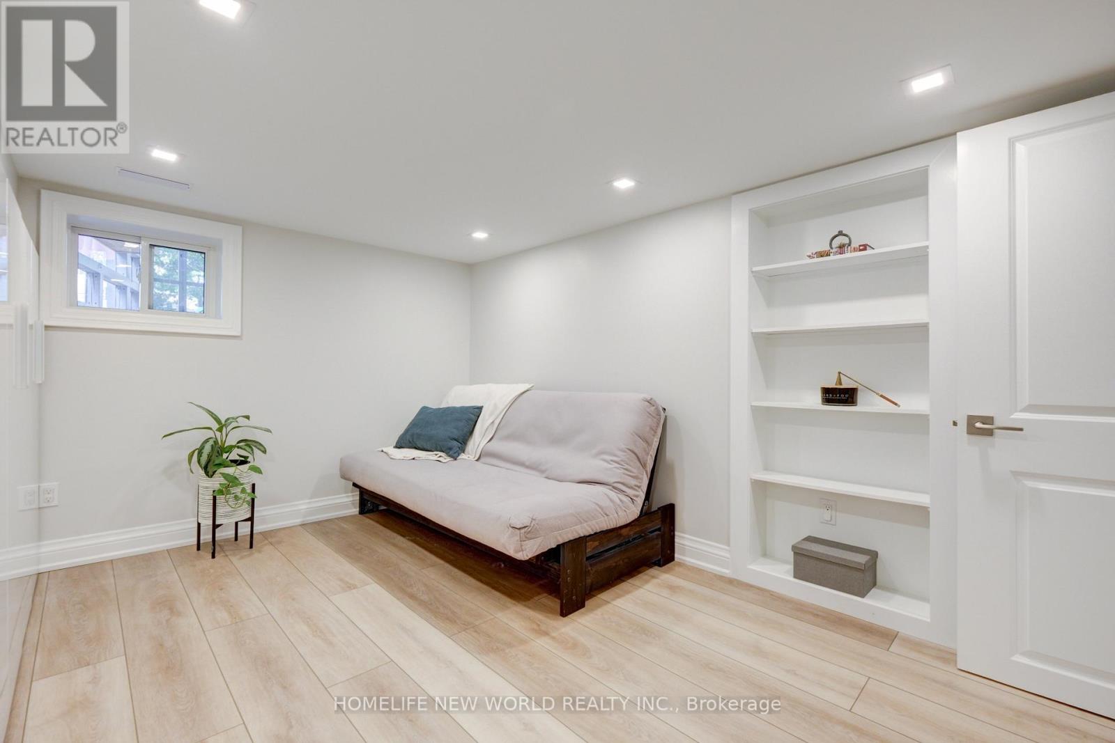 42 Eleventh Street N, Toronto (New Toronto), Ontario  M8V 3G3 - Photo 15 - W12443625