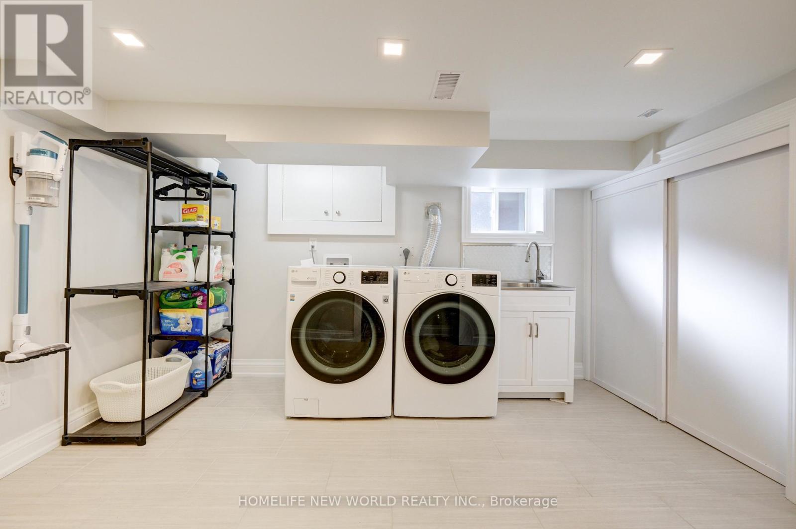 42 Eleventh Street N, Toronto (New Toronto), Ontario  M8V 3G3 - Photo 18 - W12443625