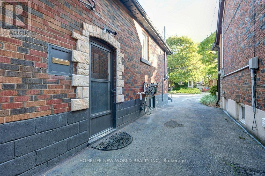 42 Eleventh Street N, Toronto (New Toronto), Ontario  M8V 3G3 - Photo 23 - W12443625