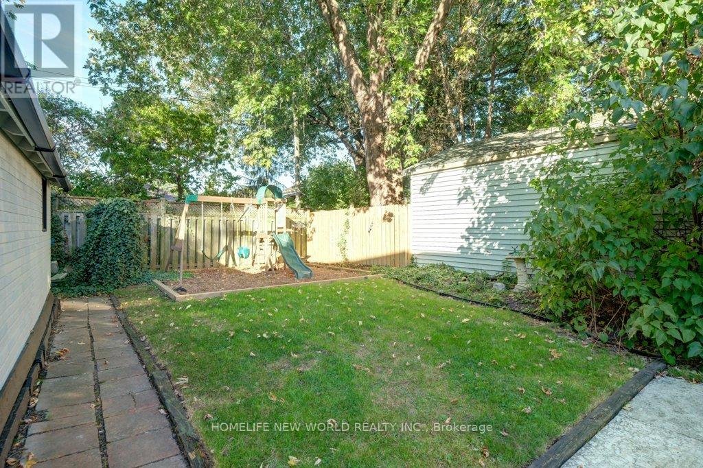 42 Eleventh Street N, Toronto (New Toronto), Ontario  M8V 3G3 - Photo 24 - W12443625