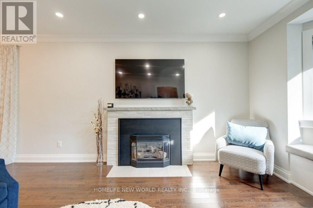 42 Eleventh Street N, Toronto (New Toronto), Ontario  M8V 3G3 - Photo 27 - W12443625