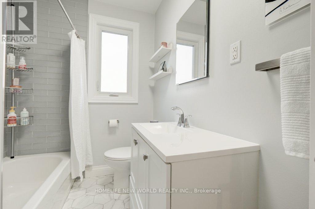 42 Eleventh Street N, Toronto (New Toronto), Ontario  M8V 3G3 - Photo 28 - W12443625
