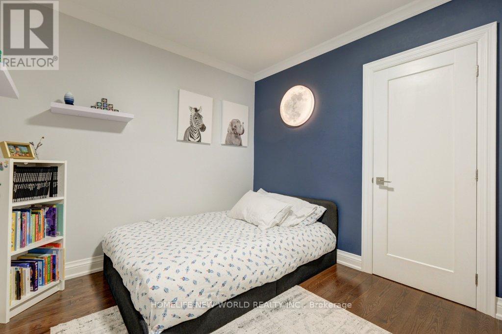 42 Eleventh Street N, Toronto (New Toronto), Ontario  M8V 3G3 - Photo 29 - W12443625