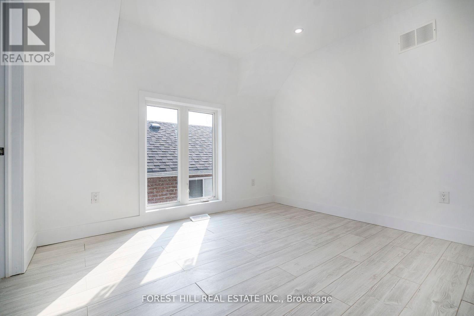 19 Simpson Avenue, Toronto (Mimico), Ontario  M8Z 1C9 - Photo 26 - W12443636