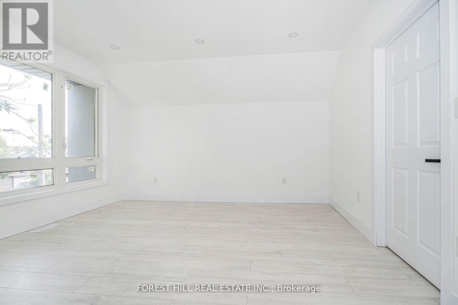 19 Simpson Avenue, Toronto (Mimico), Ontario  M8Z 1C9 - Photo 28 - W12443636