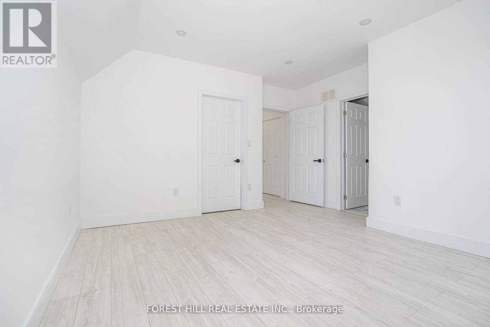 19 Simpson Avenue, Toronto (Mimico), Ontario  M8Z 1C9 - Photo 33 - W12443636