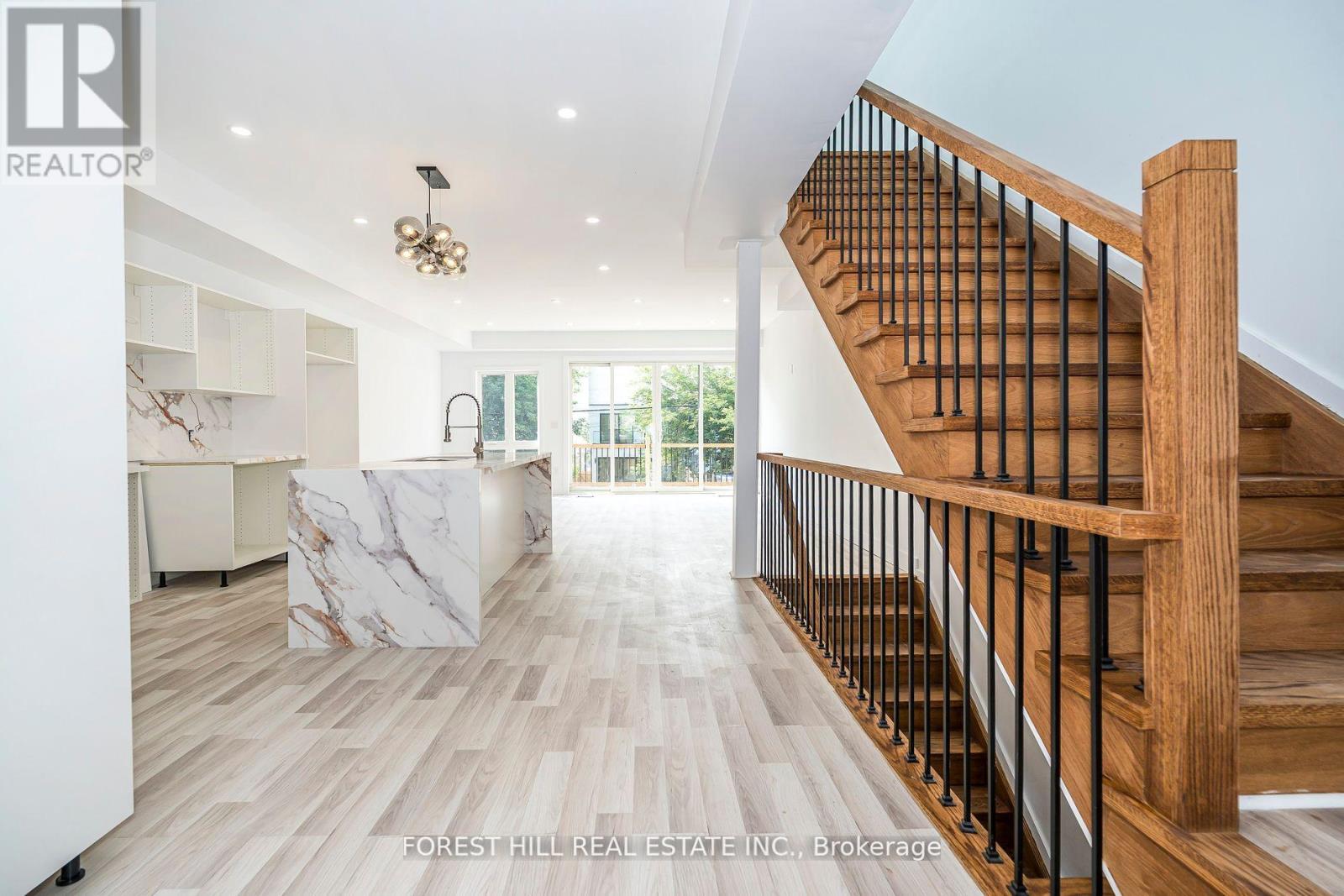 19 Simpson Avenue, Toronto (Mimico), Ontario  M8Z 1C9 - Photo 8 - W12443636