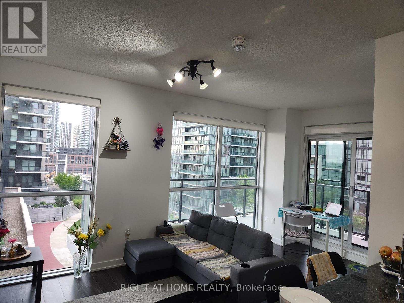 815 - 4055 Parkside Village Drive, Mississauga, Ontario  L5B 0K8 - Photo 2 - W12443637