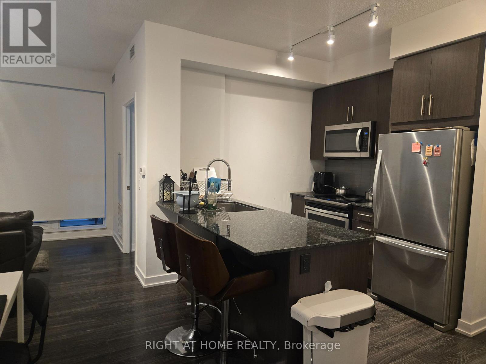 815 - 4055 Parkside Village Drive, Mississauga, Ontario  L5B 0K8 - Photo 3 - W12443637