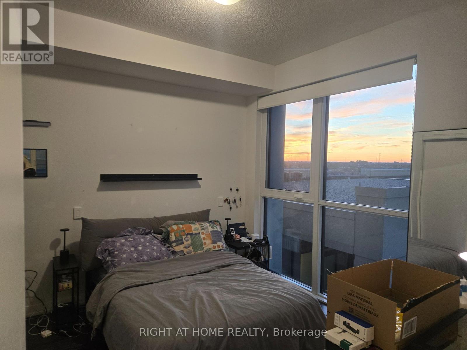 815 - 4055 Parkside Village Drive, Mississauga, Ontario  L5B 0K8 - Photo 4 - W12443637