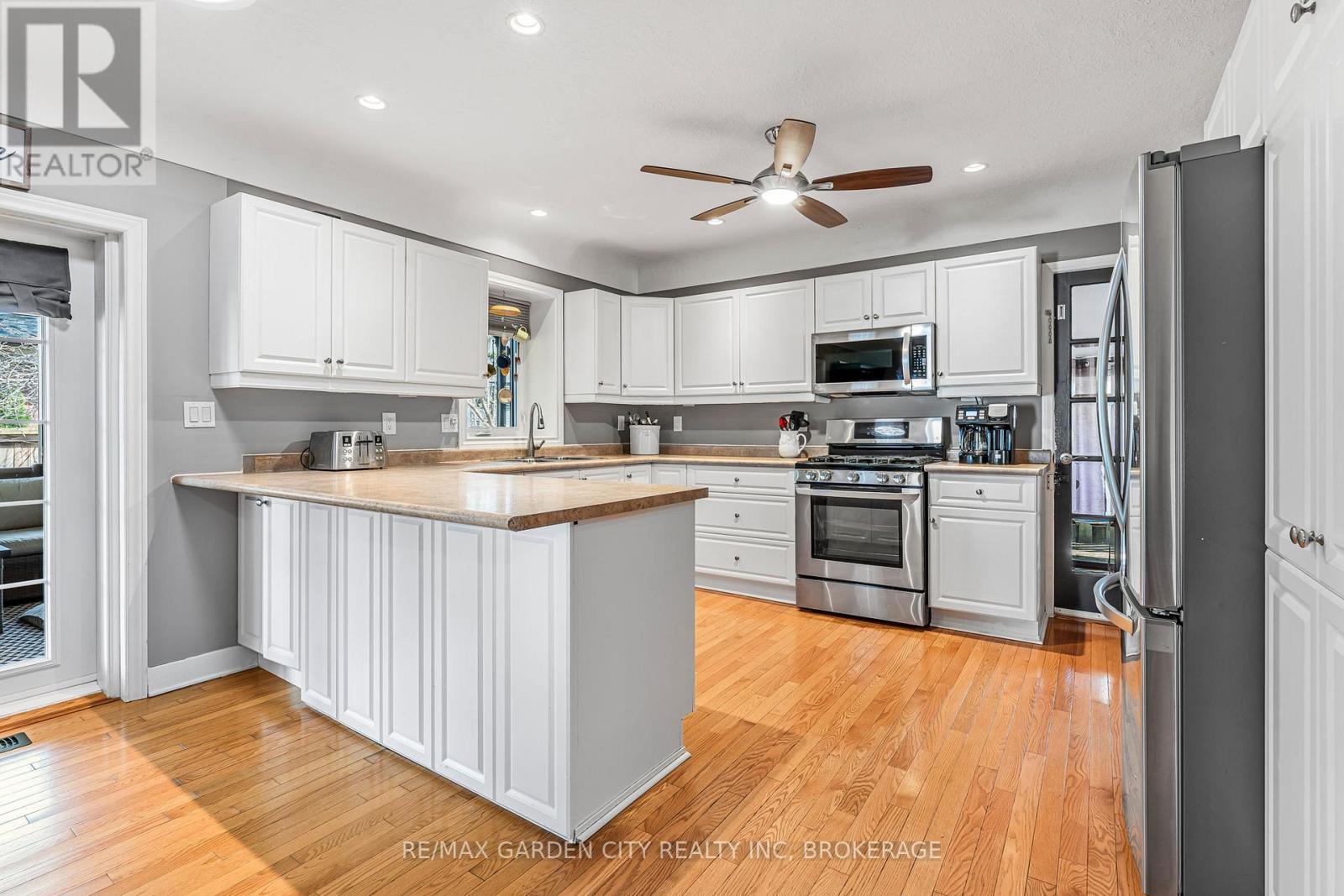 14 Peachtree Parkway, Pelham (Fonthill), Ontario  L0S 1E0 - Photo 10 - X12443665