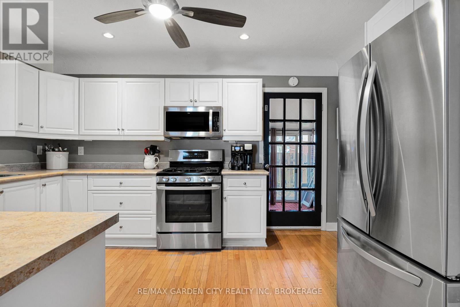 14 Peachtree Parkway, Pelham (Fonthill), Ontario  L0S 1E0 - Photo 13 - X12443665