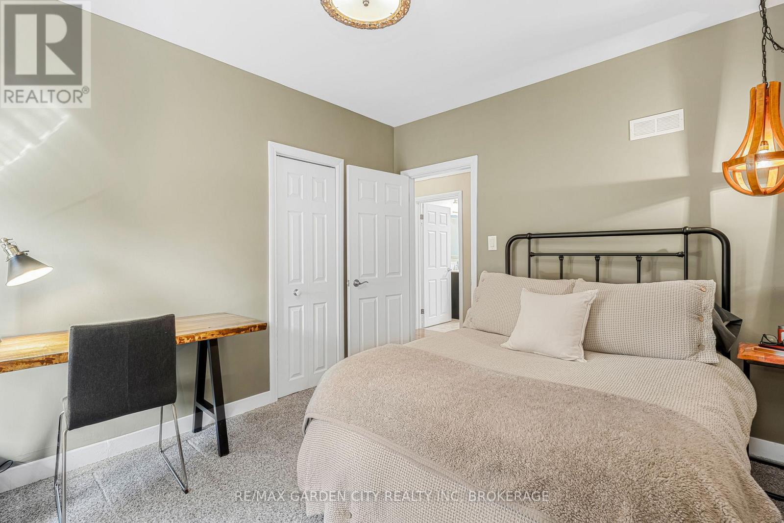 14 Peachtree Parkway, Pelham (Fonthill), Ontario  L0S 1E0 - Photo 23 - X12443665
