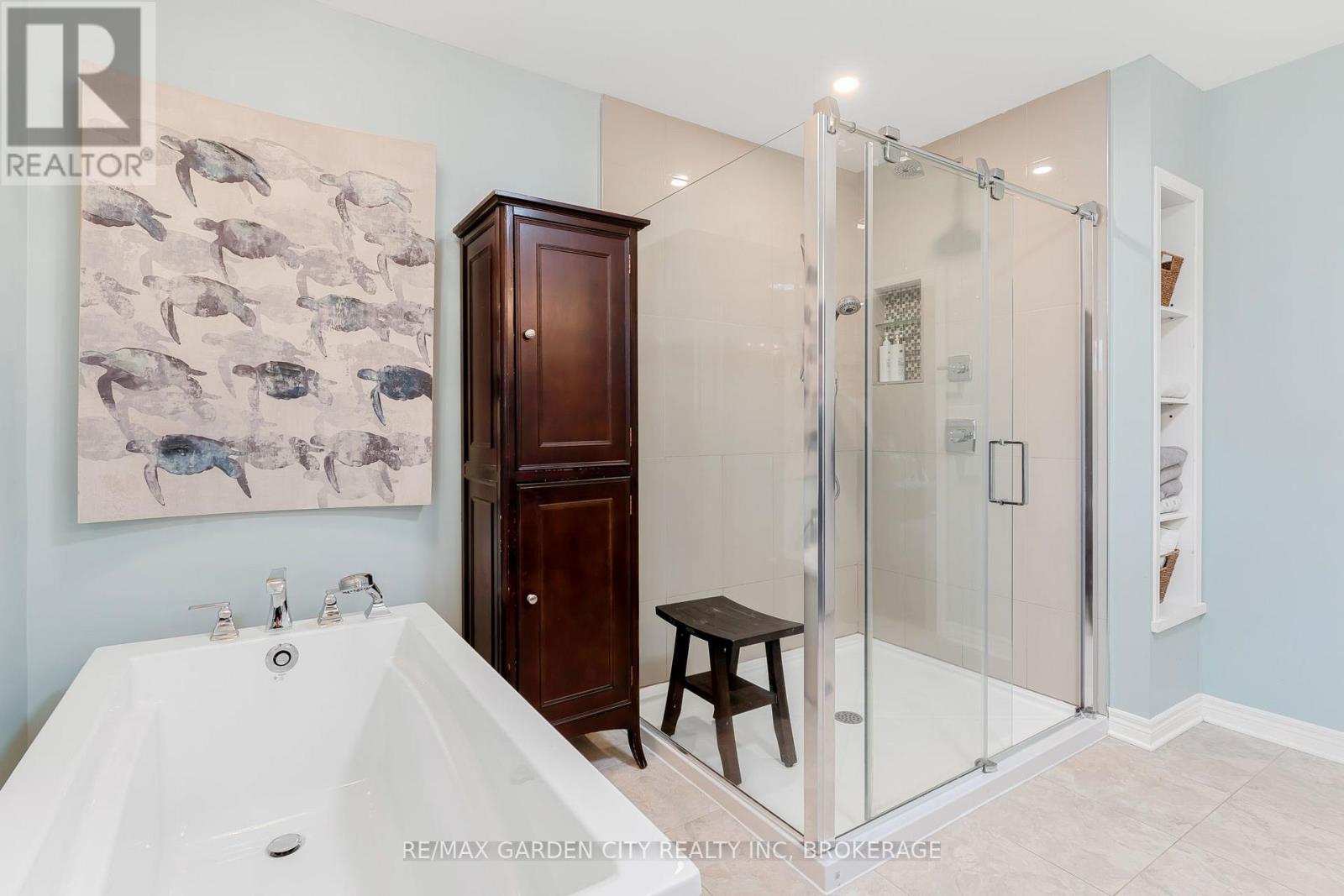 14 Peachtree Parkway, Pelham (Fonthill), Ontario  L0S 1E0 - Photo 26 - X12443665