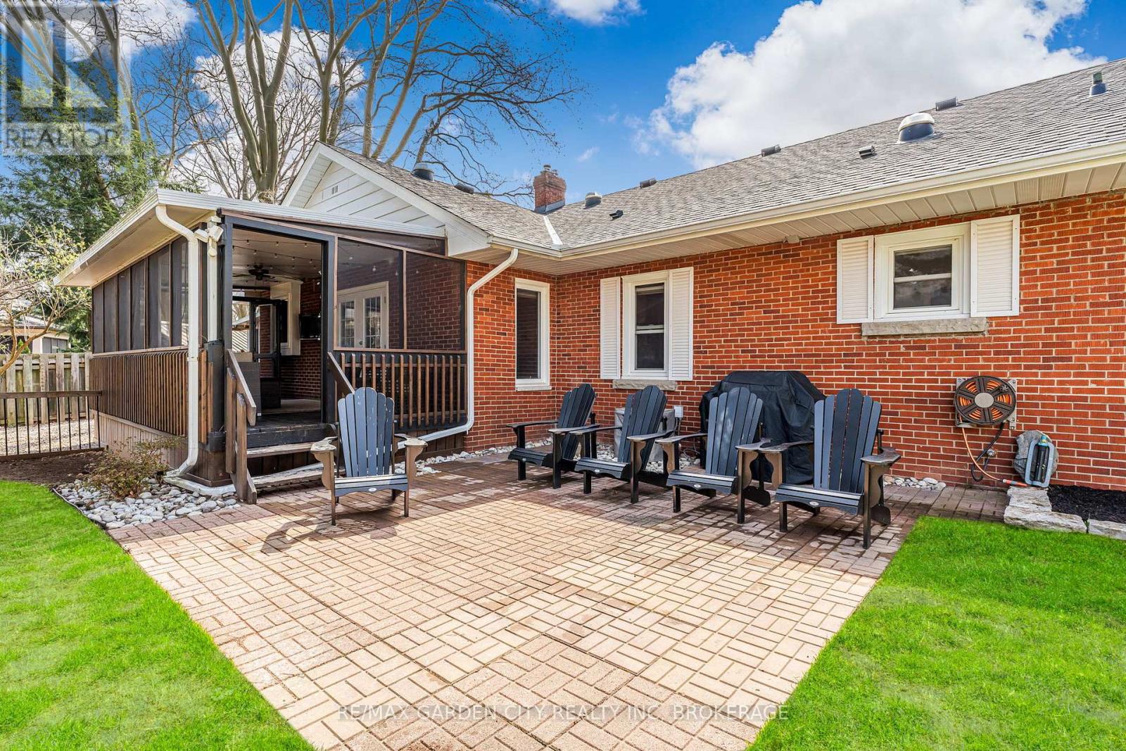 14 Peachtree Parkway, Pelham (Fonthill), Ontario  L0S 1E0 - Photo 35 - X12443665