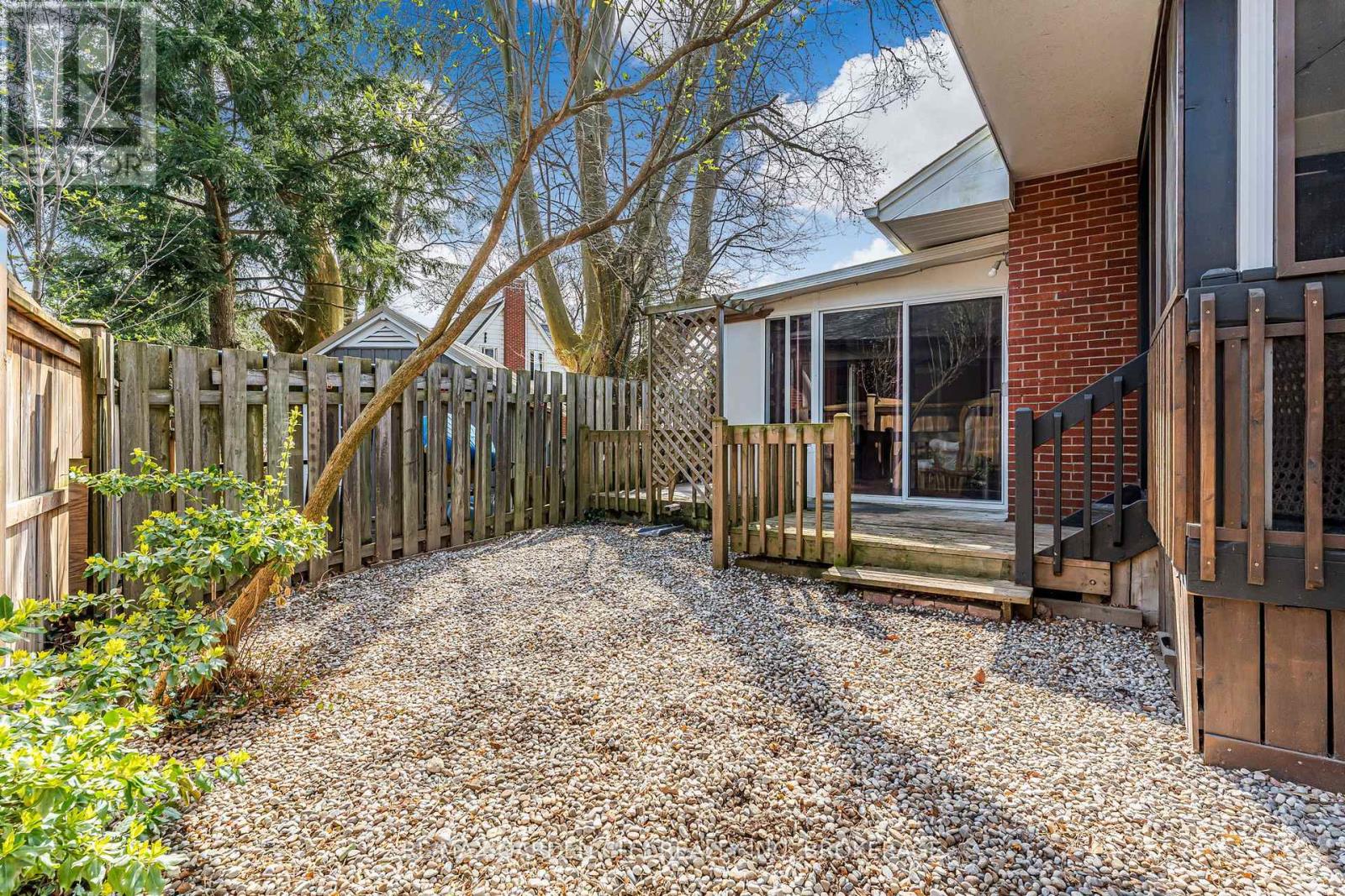 14 Peachtree Parkway, Pelham (Fonthill), Ontario  L0S 1E0 - Photo 40 - X12443665