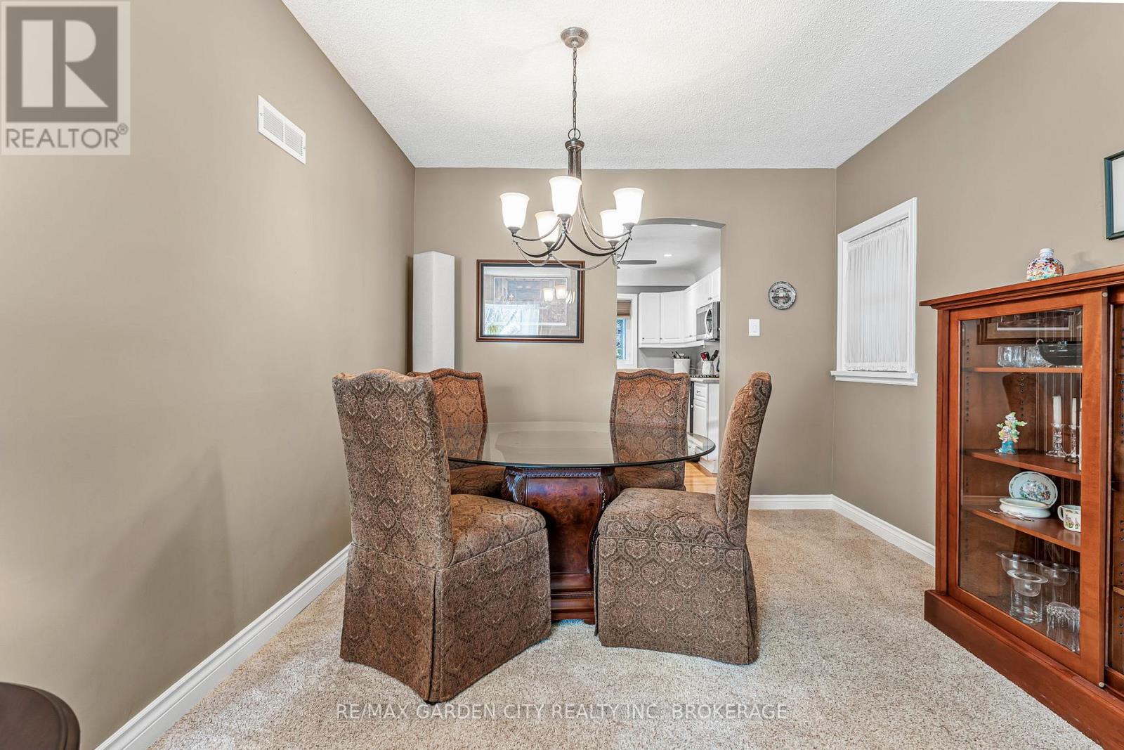 14 Peachtree Parkway, Pelham (Fonthill), Ontario  L0S 1E0 - Photo 6 - X12443665