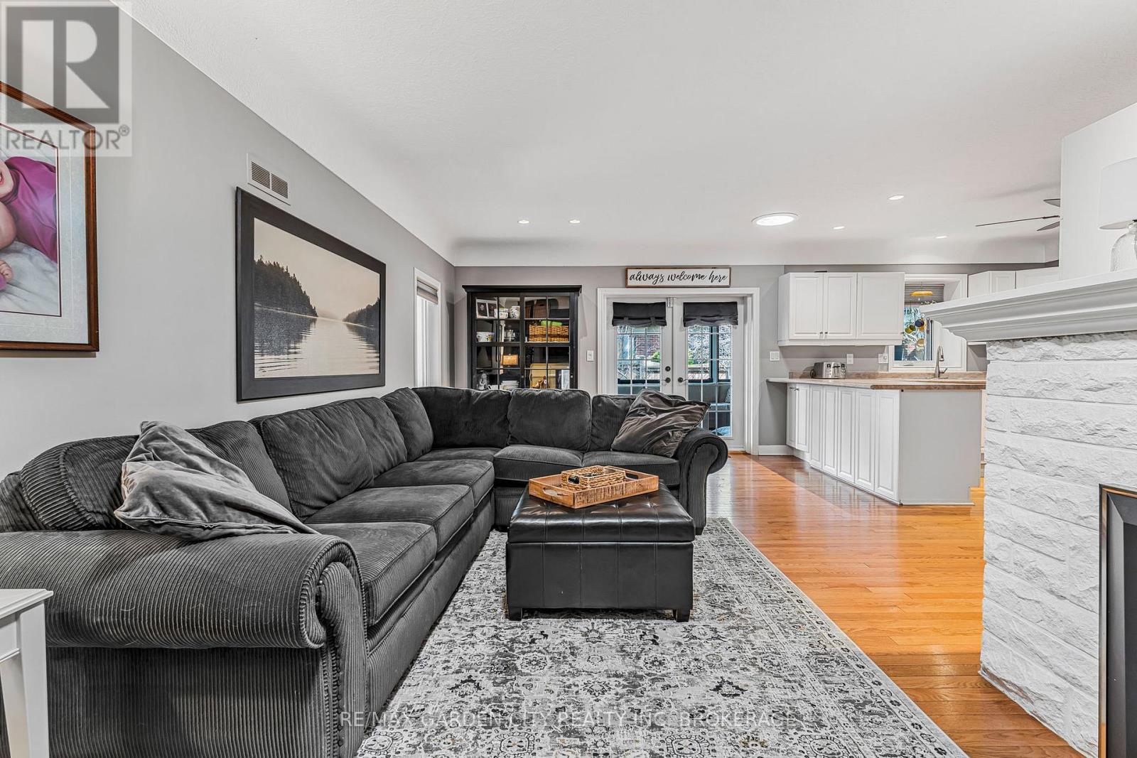 14 Peachtree Parkway, Pelham (Fonthill), Ontario  L0S 1E0 - Photo 9 - X12443665