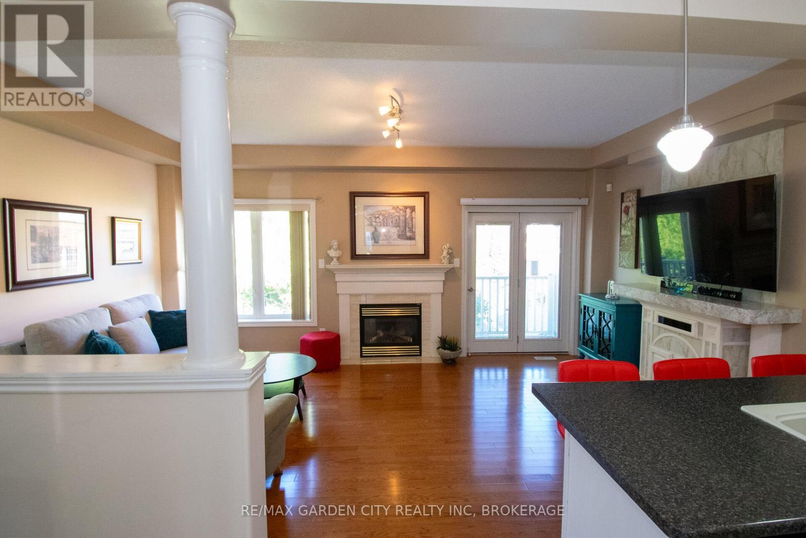 421 Queenston Street, St. Catharines (E. Chester), Ontario  L2P 2Y3 - Photo 14 - X12443698