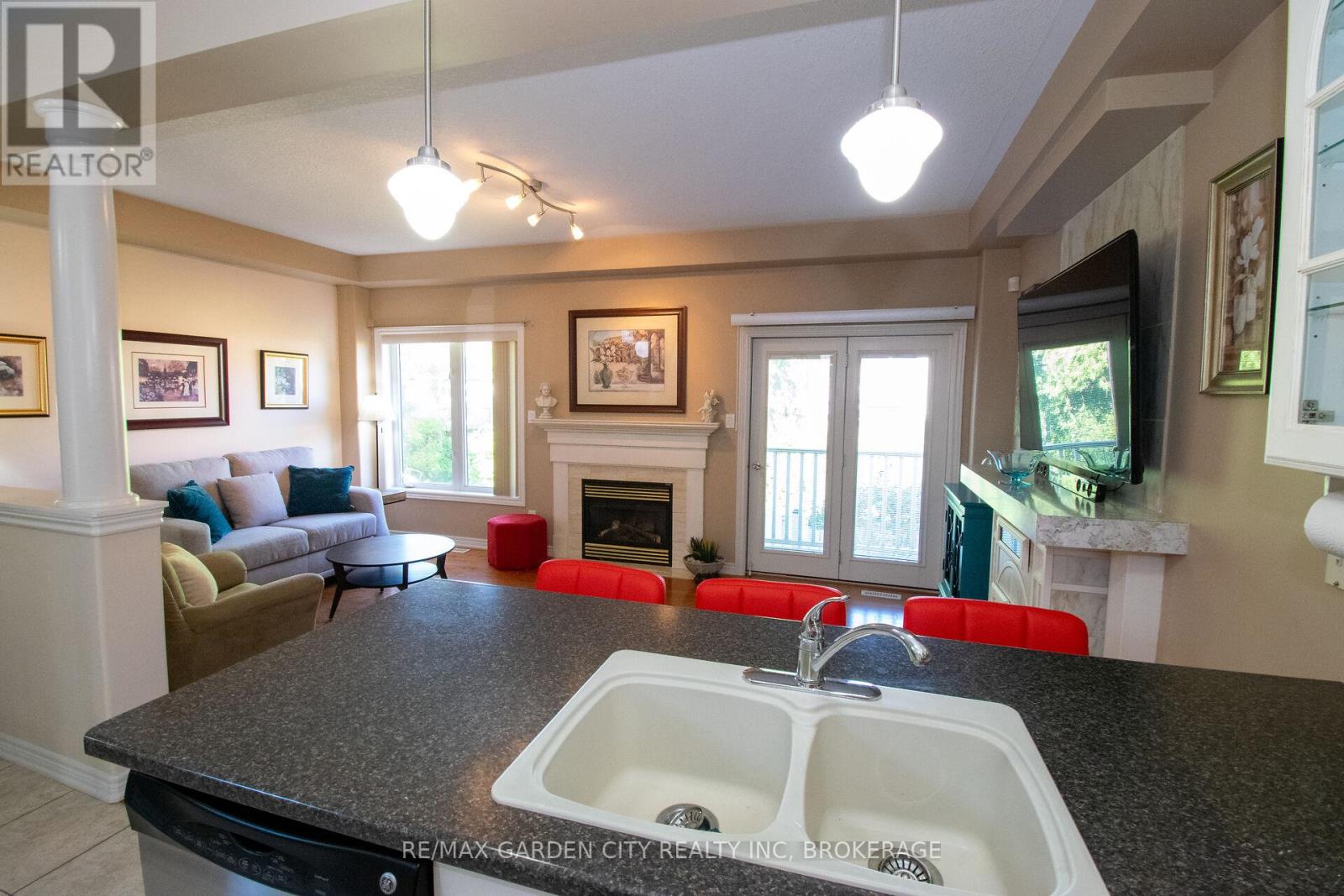 421 Queenston Street, St. Catharines (E. Chester), Ontario  L2P 2Y3 - Photo 16 - X12443698