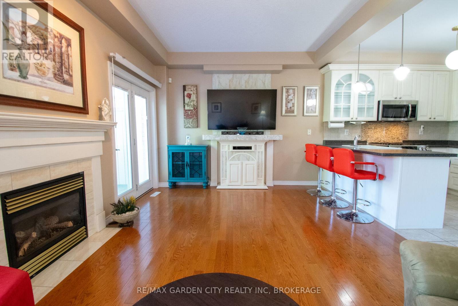421 Queenston Street, St. Catharines (E. Chester), Ontario  L2P 2Y3 - Photo 18 - X12443698