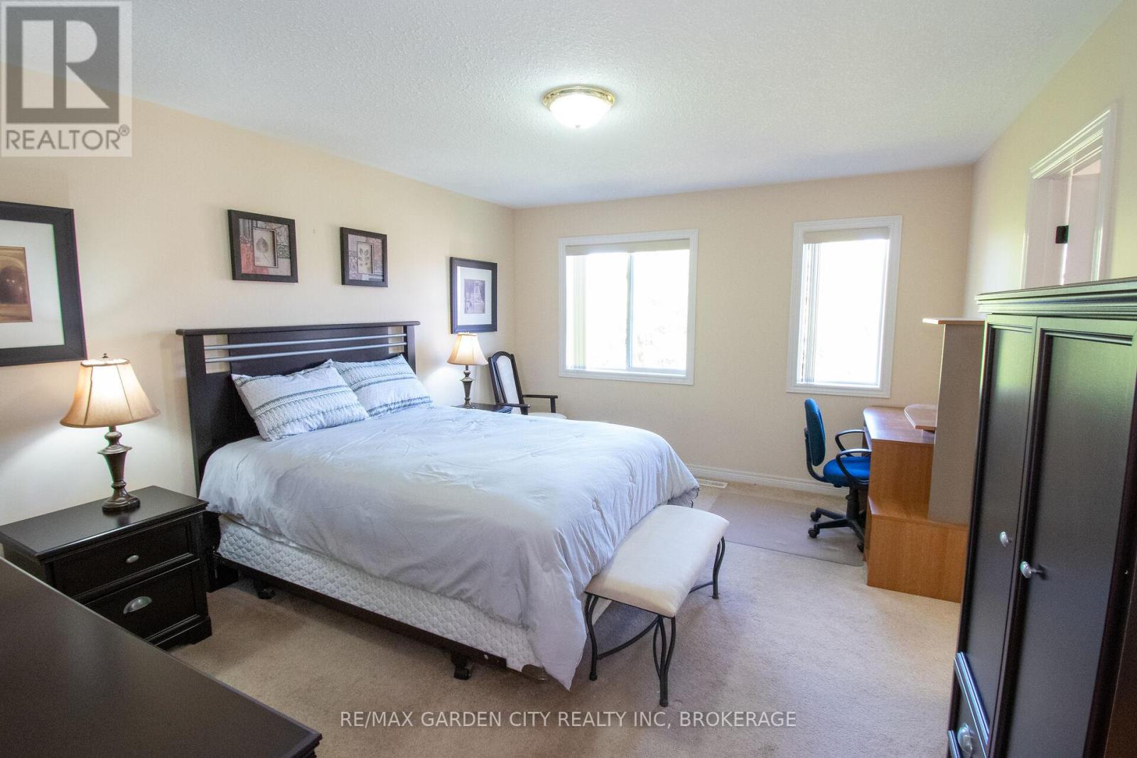 421 Queenston Street, St. Catharines (E. Chester), Ontario  L2P 2Y3 - Photo 23 - X12443698