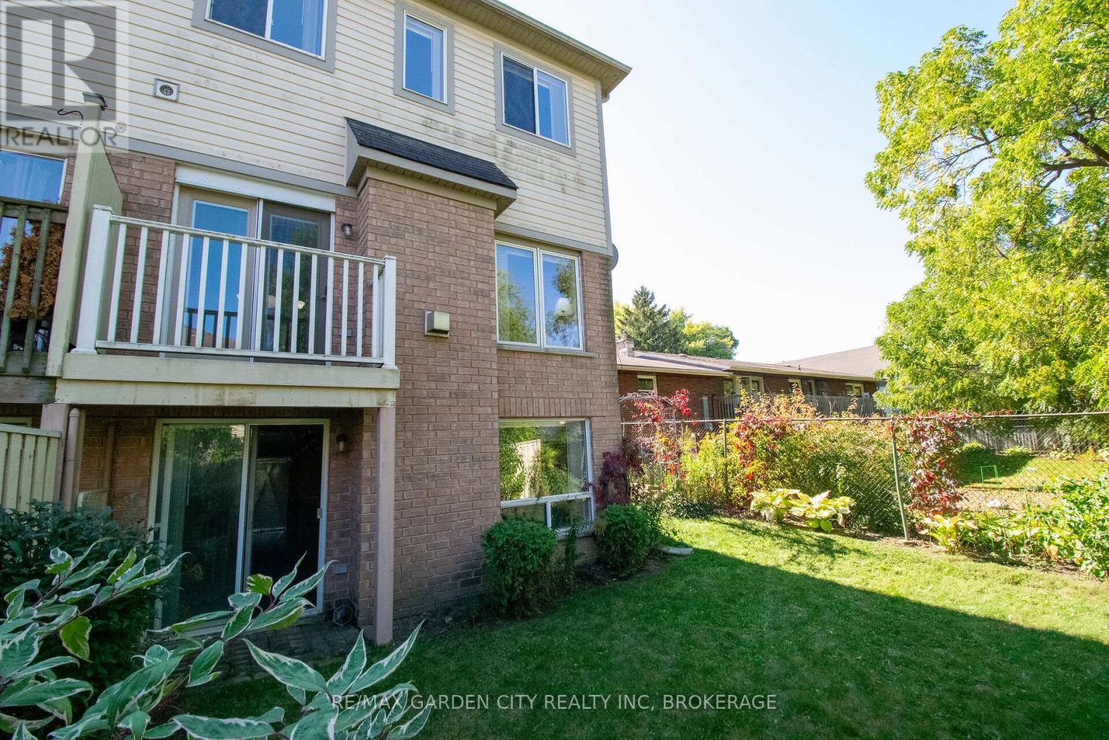 421 Queenston Street, St. Catharines (E. Chester), Ontario  L2P 2Y3 - Photo 37 - X12443698
