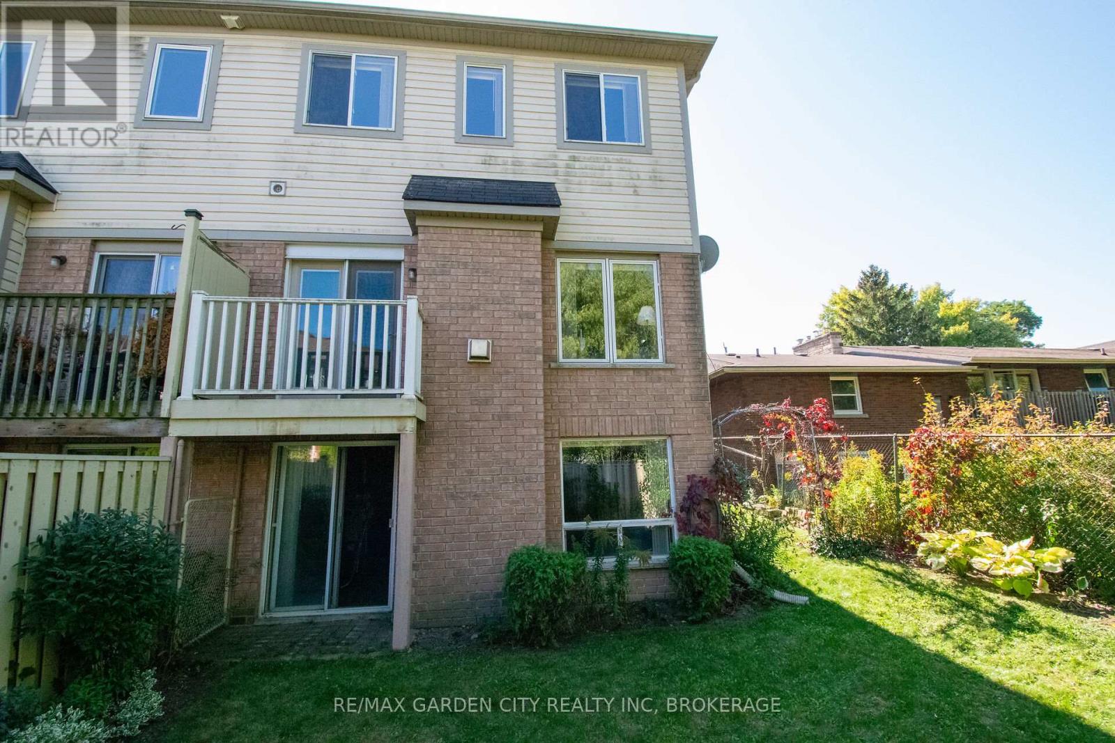 421 Queenston Street, St. Catharines (E. Chester), Ontario  L2P 2Y3 - Photo 38 - X12443698