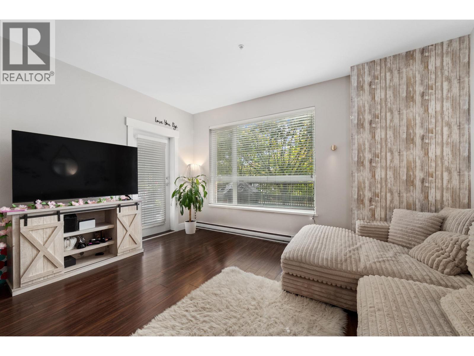 101 2351 Kelly Avenue, Port Coquitlam, British Columbia  V3C 0C6 - Photo 2 - R3055097