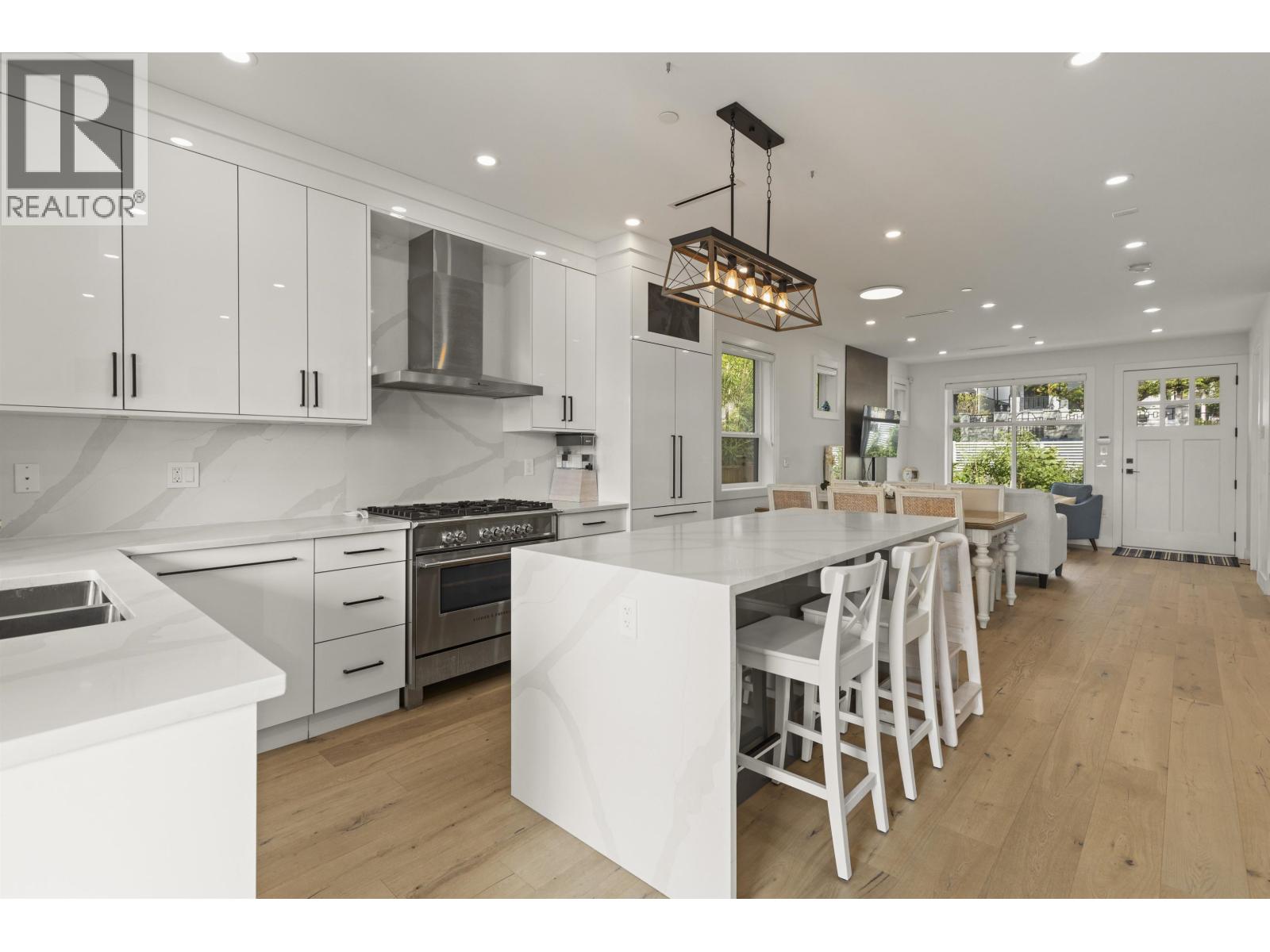 2666 E 6th Avenue, Vancouver, British Columbia  V5M 1R3 - Photo 1 - R3055106