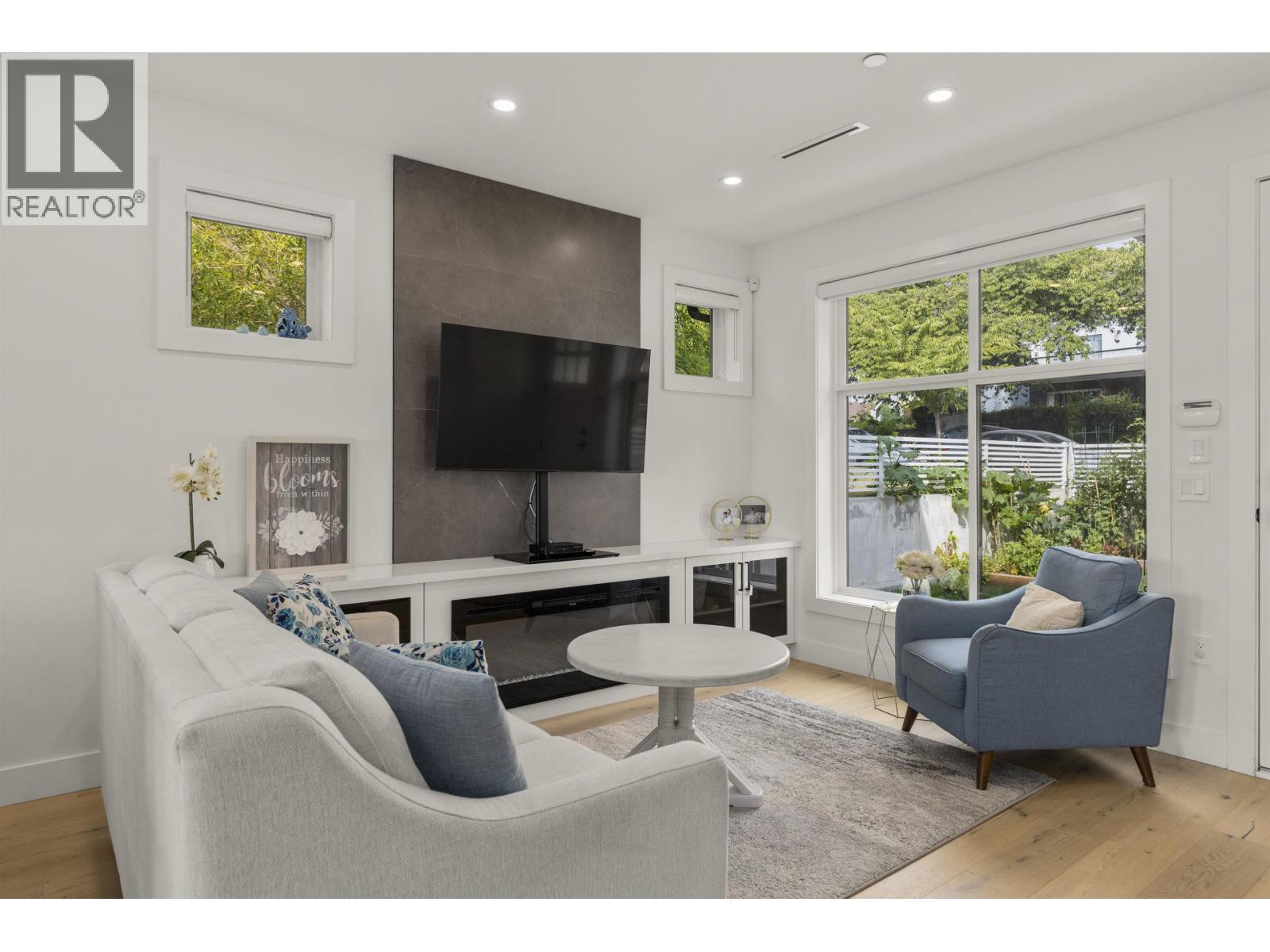 2666 E 6th Avenue, Vancouver, British Columbia  V5M 1R3 - Photo 3 - R3055106
