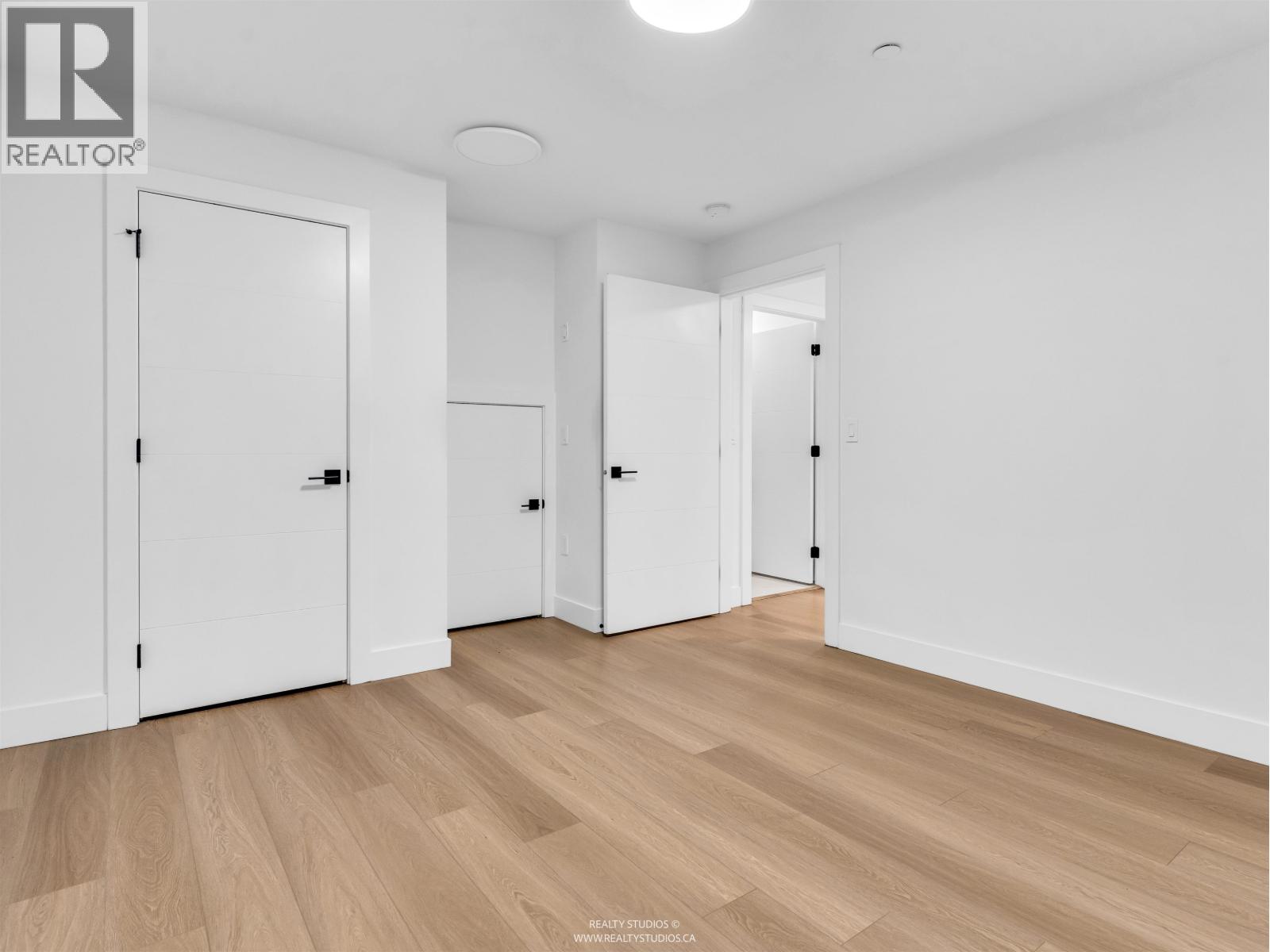 2666 E 6th Avenue, Vancouver, British Columbia  V5M 1R3 - Photo 38 - R3055106