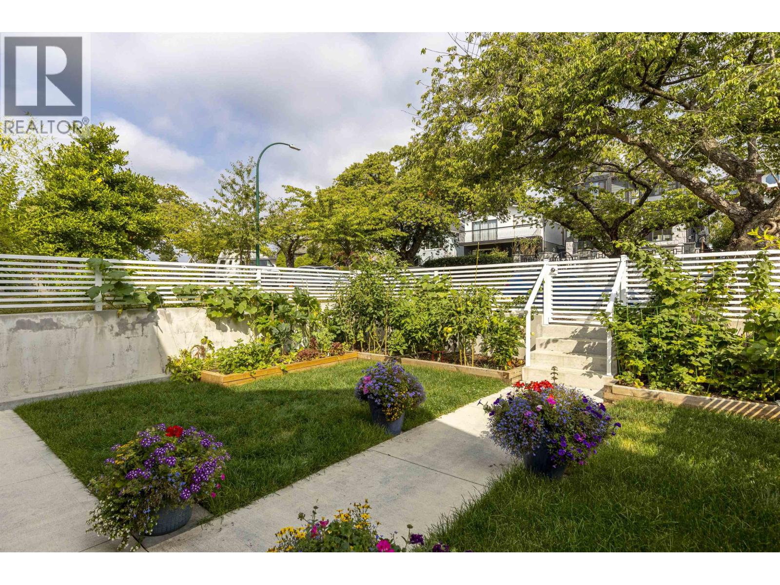 2666 E 6th Avenue, Vancouver, British Columbia  V5M 1R3 - Photo 6 - R3055106