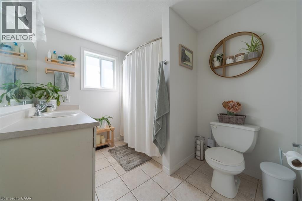 118 Silurian Drive, Guelph, Ontario  N1E 7G1 - Photo 14 - 40776149