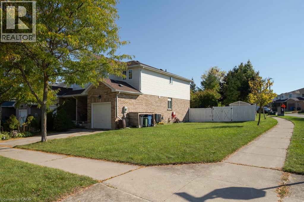 118 Silurian Drive, Guelph, Ontario  N1E 7G1 - Photo 3 - 40776149