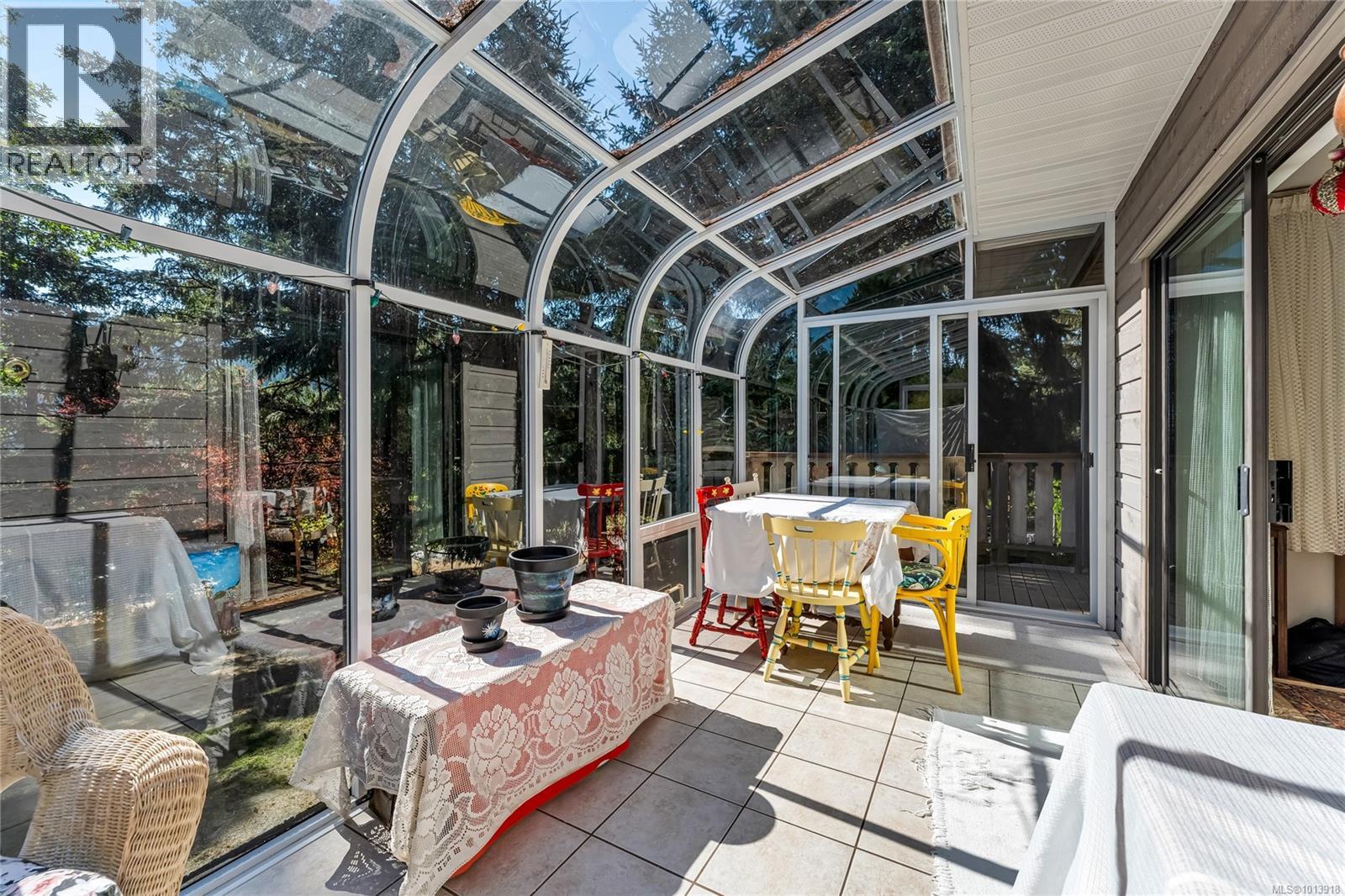 107 Pine Pl, Salt Spring, British Columbia  V8K 2N4 - Photo 6 - 1013918