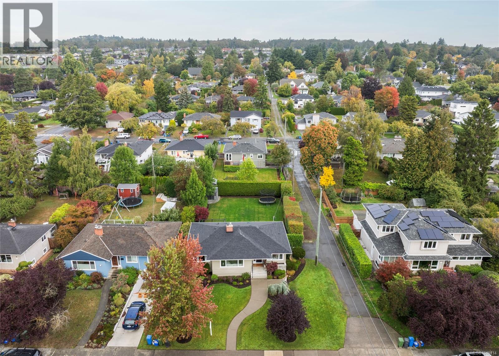 2248 Pacific Ave, Oak Bay, British Columbia  V8R 2V5 - Photo 3 - 1015714