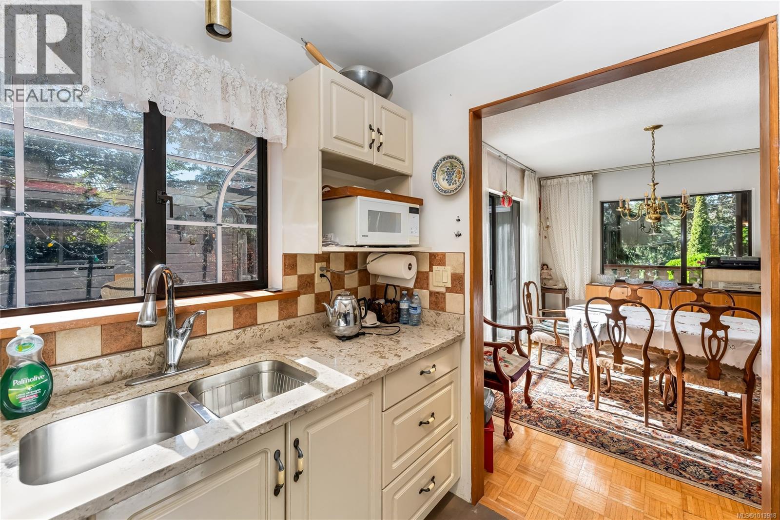 107 Pine Pl, Salt Spring, British Columbia  V8K 2N4 - Photo 4 - 1013918