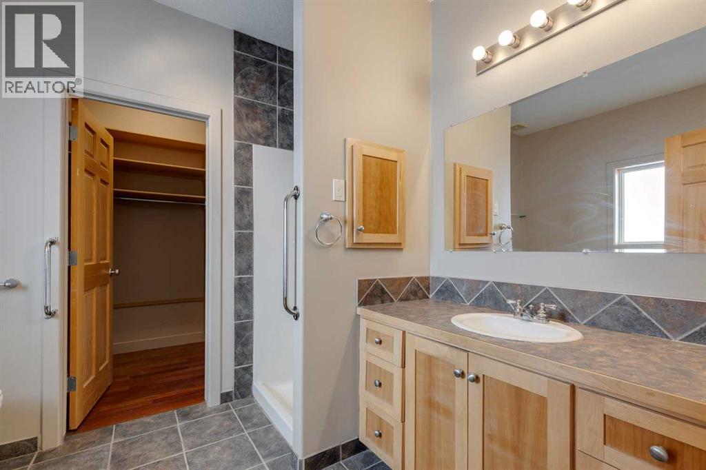 225 Bayside Place Sw, Airdrie, Alberta  T4B 2X4 - Photo 8 - A2255007