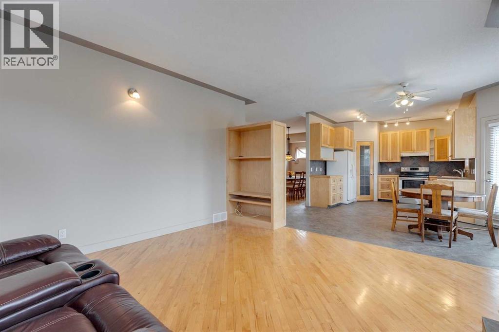 225 Bayside Place Sw, Airdrie, Alberta  T4B 2X4 - Photo 16 - A2255007