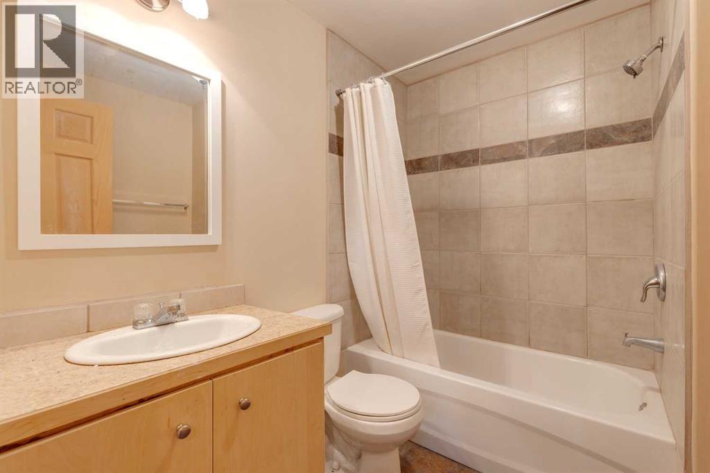 225 Bayside Place Sw, Airdrie, Alberta  T4B 2X4 - Photo 35 - A2255007