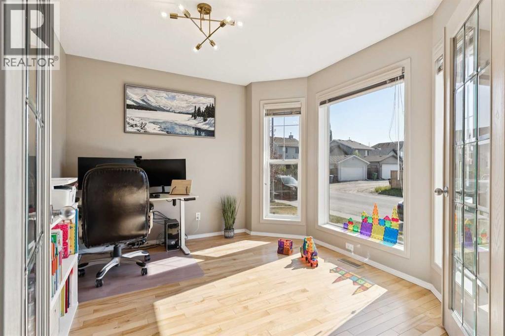 46 Cranberry Close Se, Calgary, Alberta  T3M 0B4 - Photo 4 - A2258349