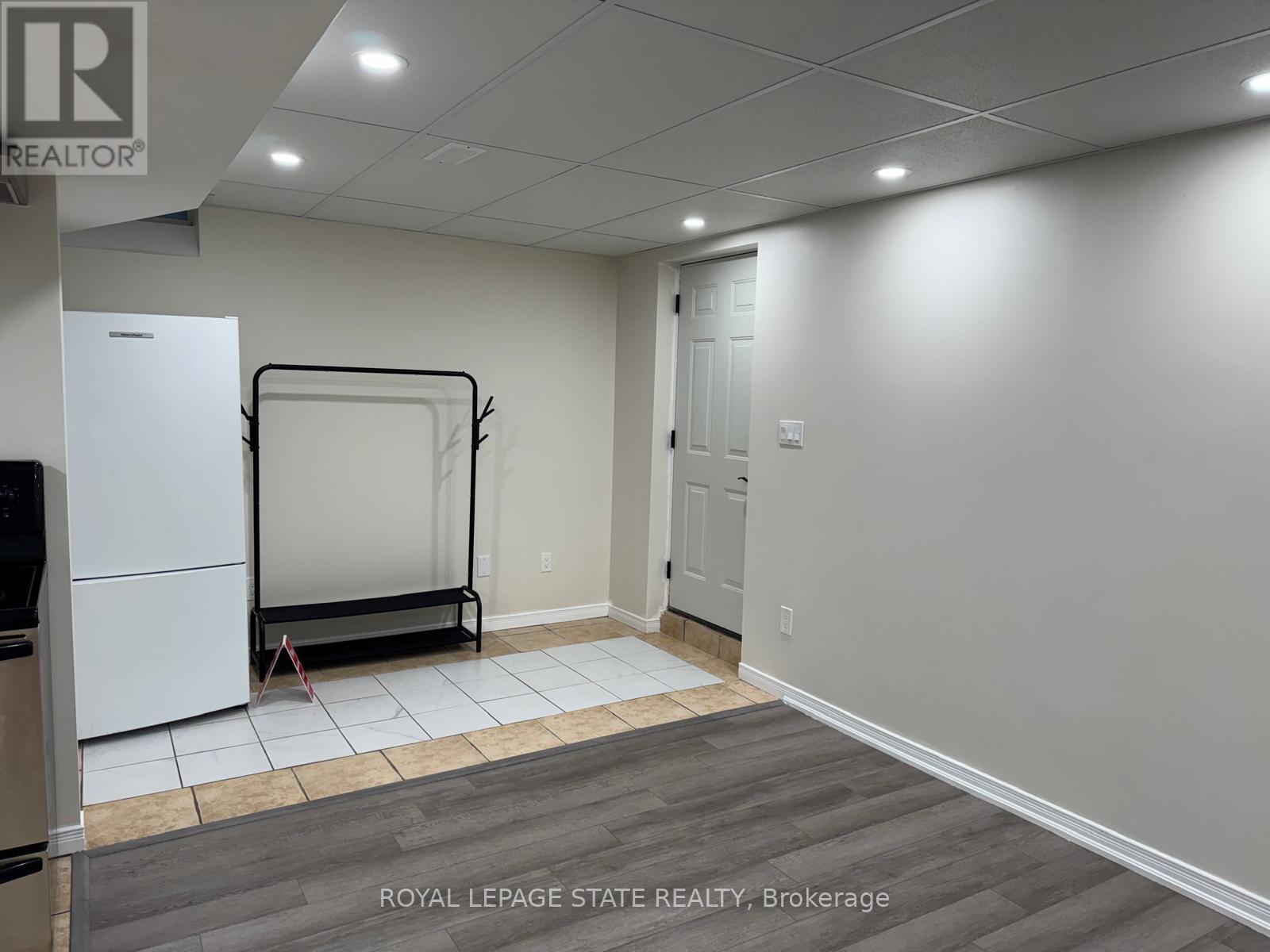 Bsmt - 59 Bridgeport Crescent, Hamilton, Ontario  L9K 1K3 - Photo 2 - X12443596