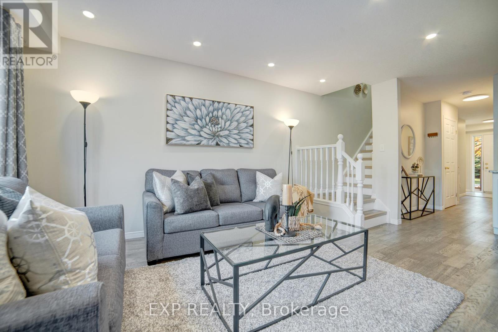 26 - 30 BRYAN COURT W, Kitchener, Ontario