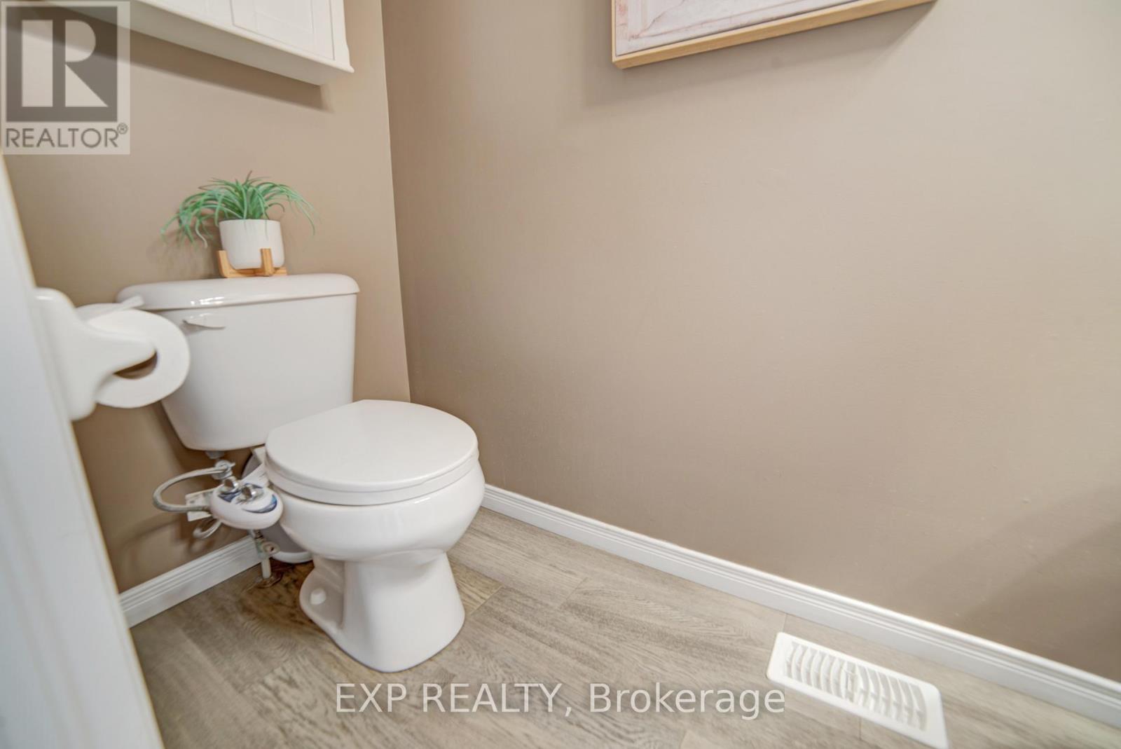 26 - 30 Bryan Court W, Kitchener, Ontario  N2A 4J5 - Photo 13 - X12443635