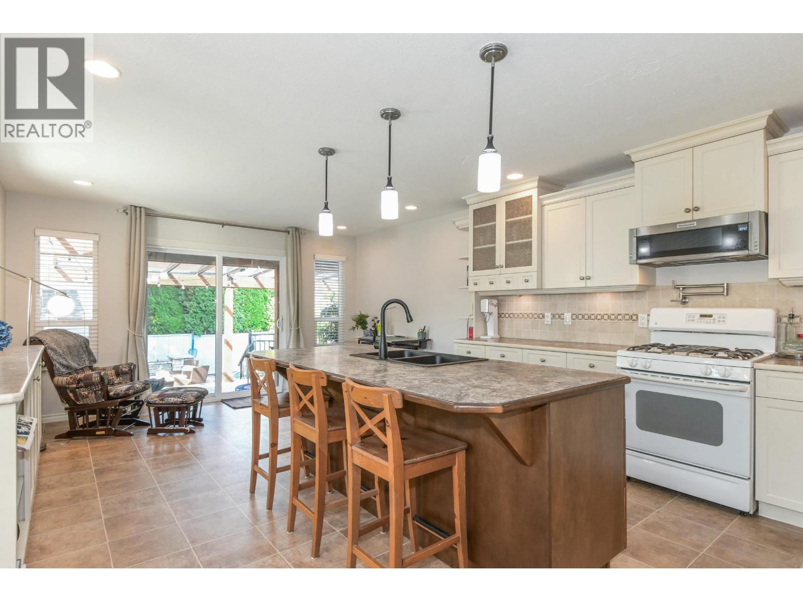 12201 Irving Street, Maple Ridge, British Columbia  V2X 9S2 - Photo 7 - R3052334