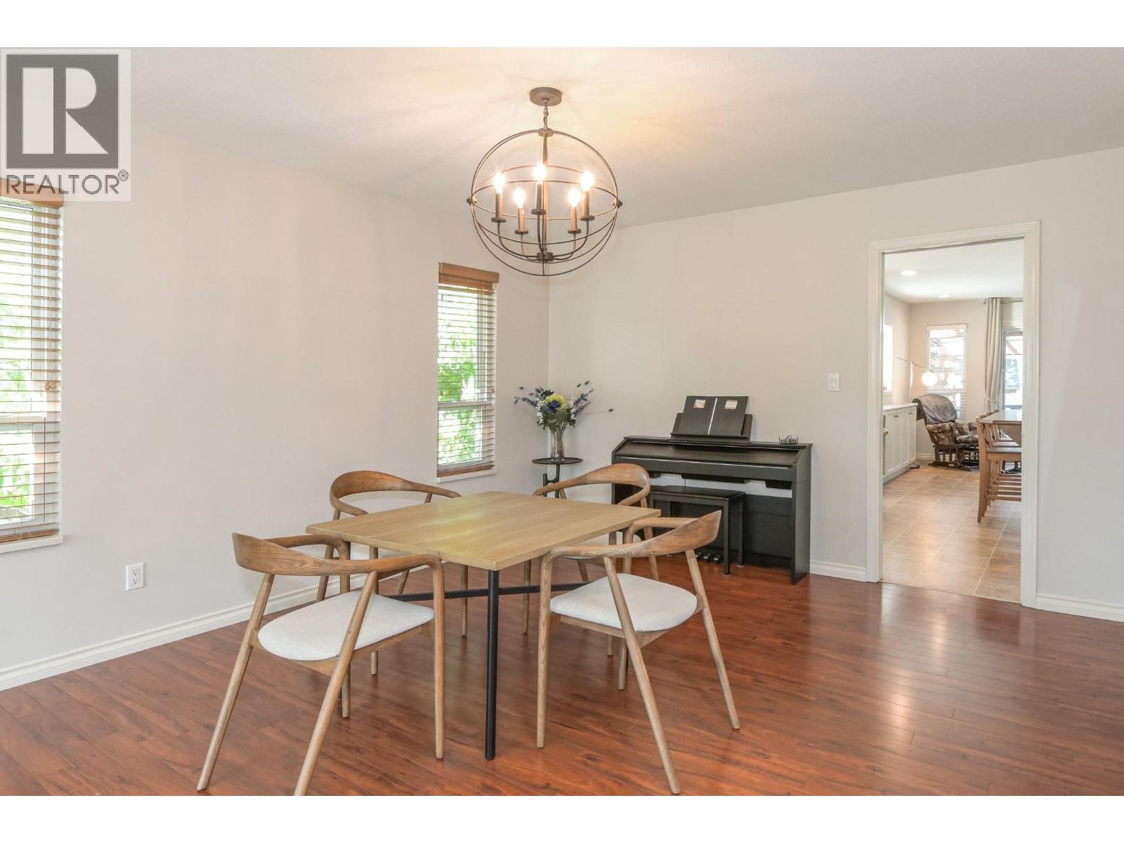 12201 Irving Street, Maple Ridge, British Columbia  V2X 9S2 - Photo 5 - R3052334