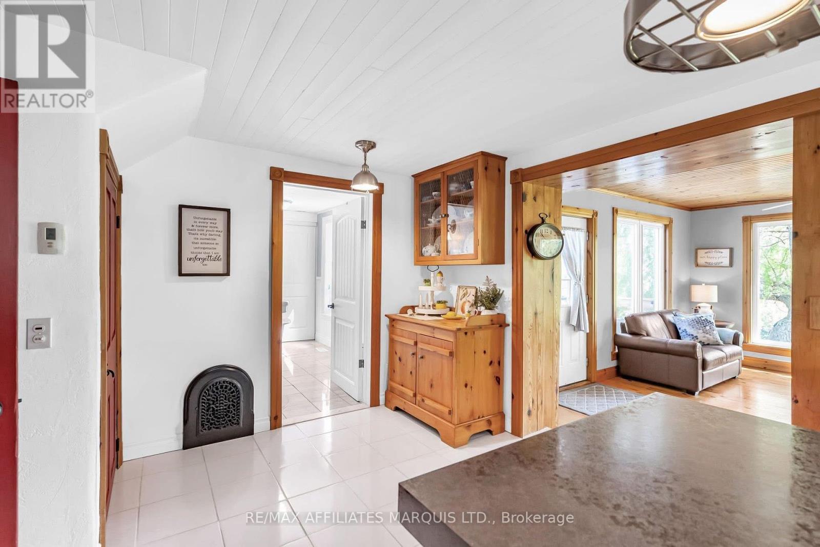 19662 John Street, South Glengarry, Ontario  K0C 2J0 - Photo 14 - X12443668